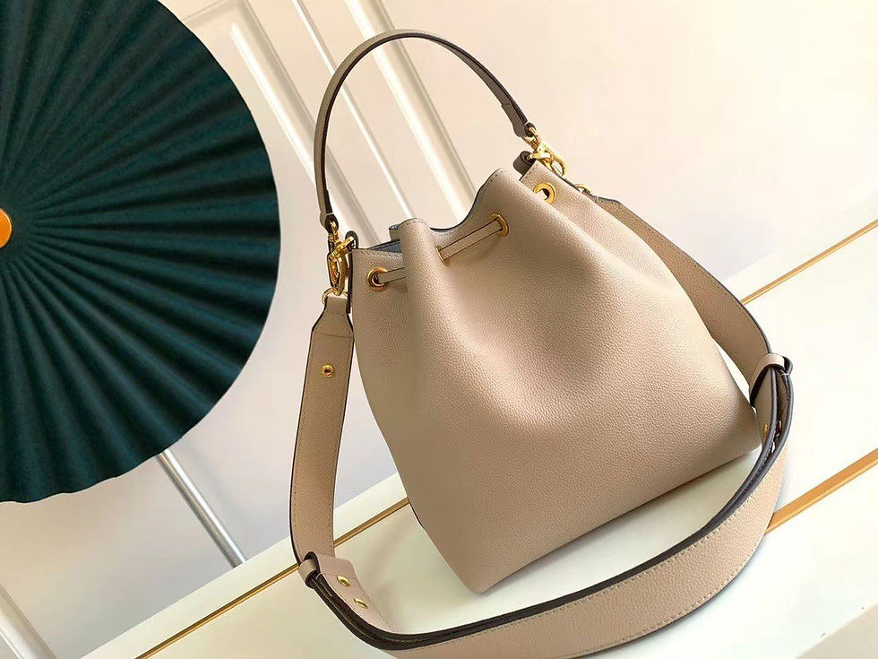 섬네일: LOUIS VUITTON LOCKME BUCKET BAG