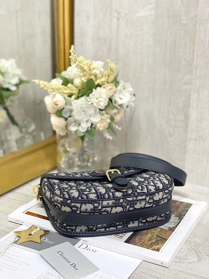 섬네일: DIOR BOBBY BAG(22)