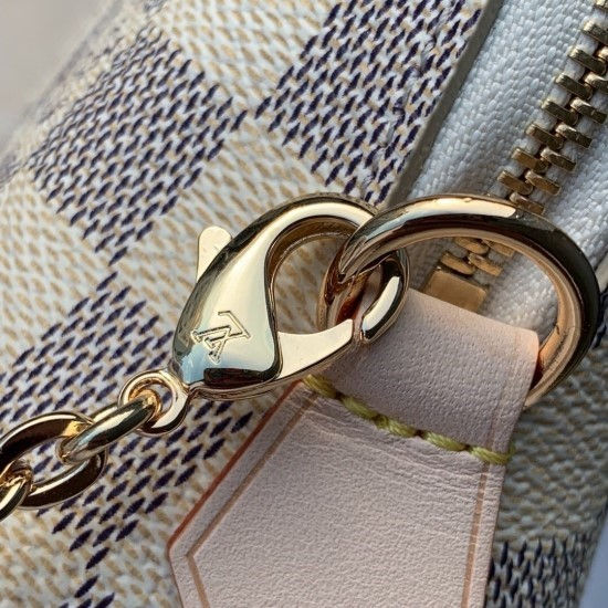 섬네일: LOUIS VUITTON COSMETIC POUCH BAG