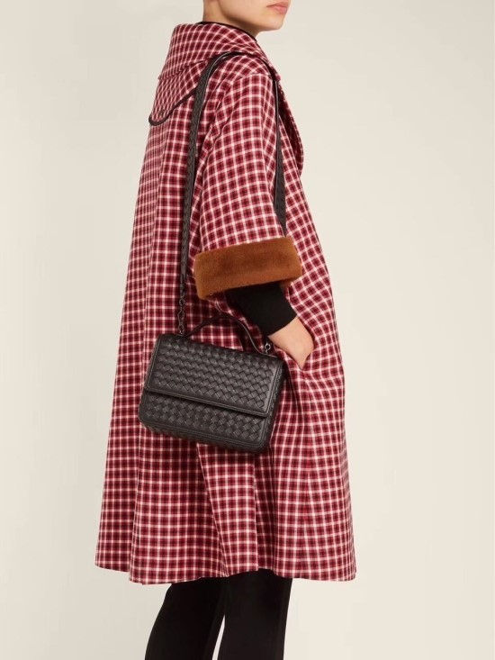 섬네일: BOTTEGA VENETA CROSS BAG