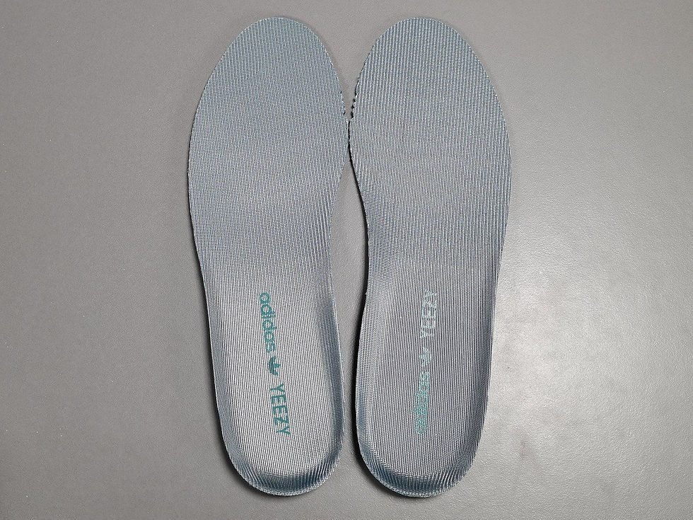 섬네일: YEEZY BOOST 350 V2 ASH BLUE [OG]