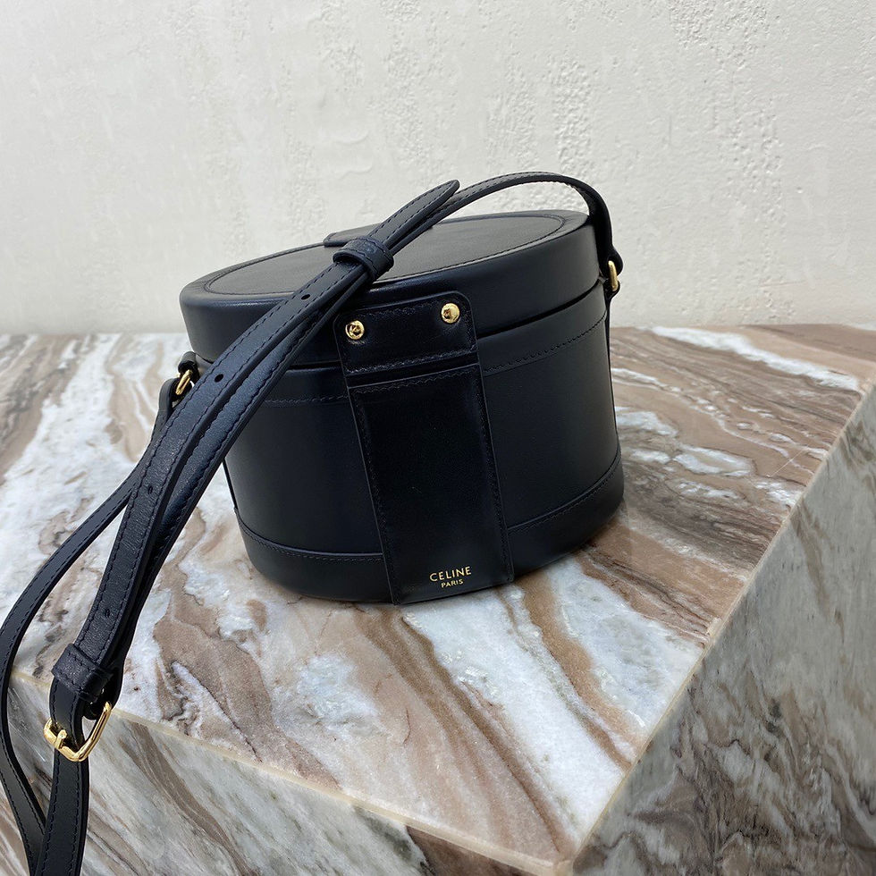 섬네일: CELINE TAMBOUR BAG