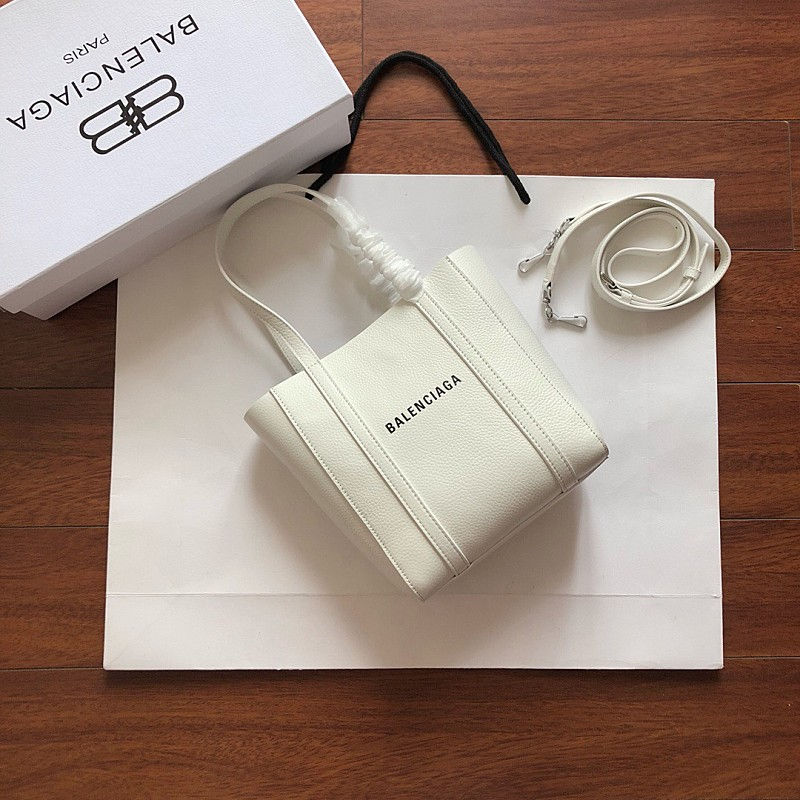 섬네일: BALENCIAGA EVERYDAY TOTE BAG(19)