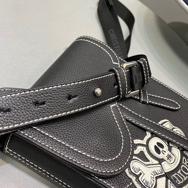 섬네일: DIOR X STUSSY SADDLE POUCH BAG