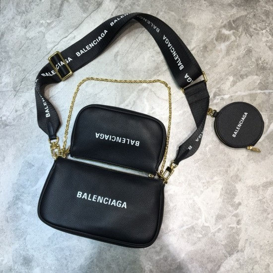 섬네일: BALENCIAGA CROSS BAG