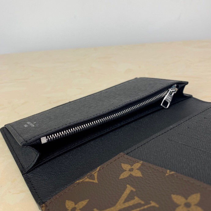 섬네일: LOUIS VUITTON BRAZZA WALLET MONOGRAM MACASSAR CANVAS M69410