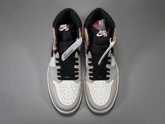 섬네일: AIR JORDAN 1 NEW YORK TO PARIS [X]