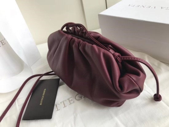 섬네일: BOTTEGA VENETA THE MINI POUCH BAG CALFSKIN