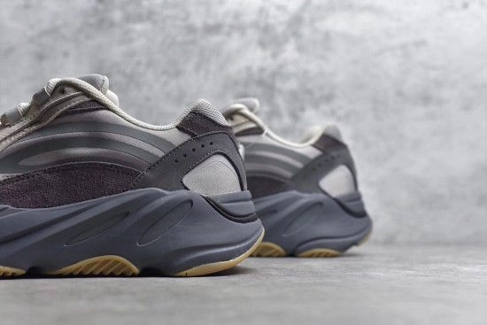 섬네일: YEEZY BOOST 700 V2 TEPHRA [PK GOD]