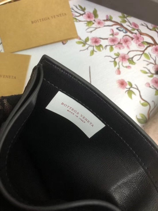 섬네일: BOTTEGA VENETA HALF WALLET