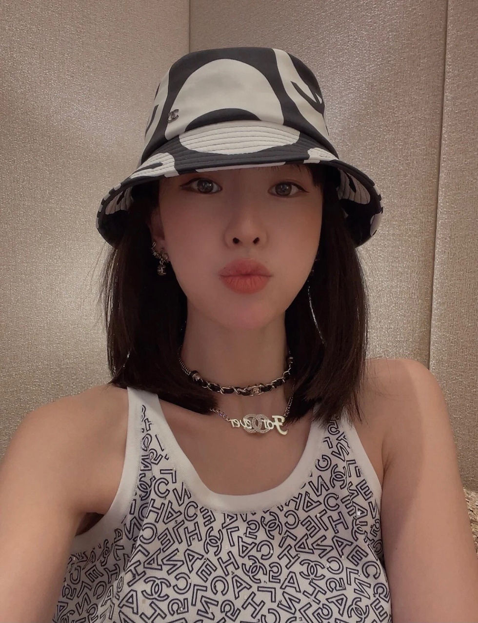 섬네일: CHANEL FOREVER NECKLACE