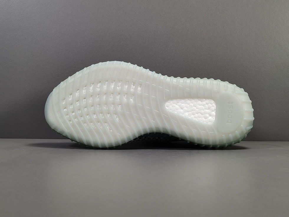 섬네일: YEEZY BOOST 350 V2 ASH BLUE [OG]