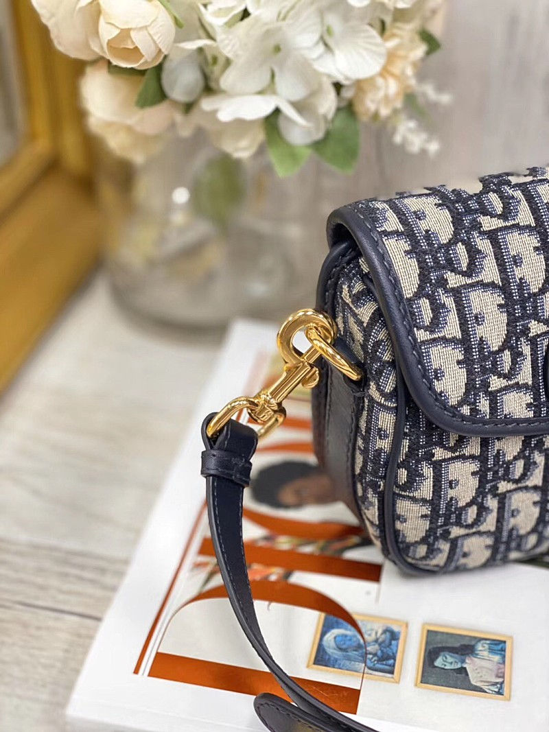 섬네일: DIOR BOBBY BAG(18)