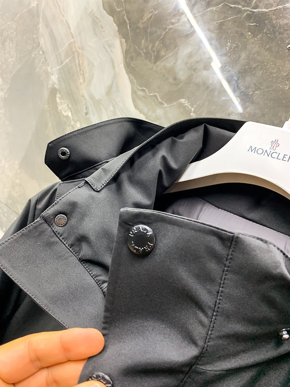섬네일: PRADA PADDING