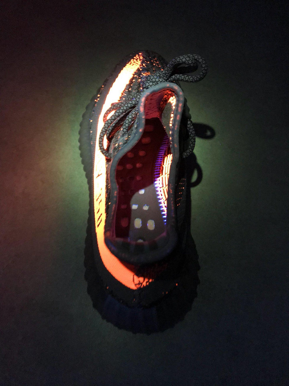 섬네일: YEEZY BOOST 350 V2 BELUGA [G5]