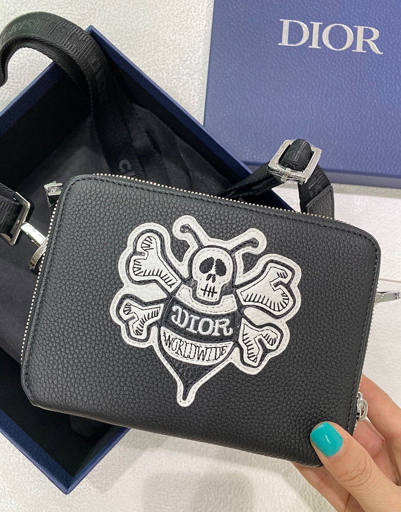 섬네일: DIOR X STUSSY POUCH BAG