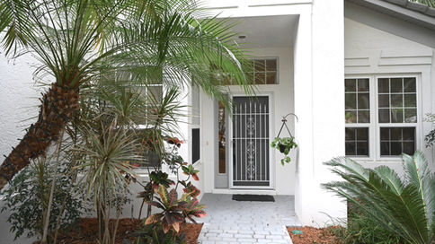 front doorDSC_1338.JPG