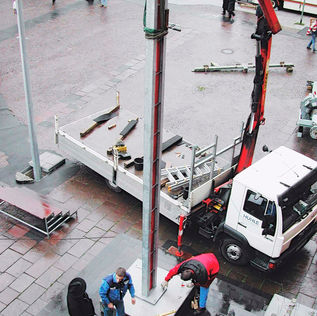 2002-11-14-toleranz-stele-wiesbaden-rathaus-aquisefuer60meterstele-k-m-hartmann-02.jpg