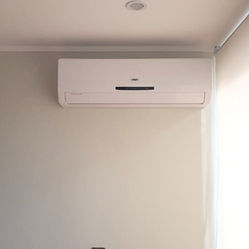 Instalación de Aire Acondicionado de 9.000 BTU en Vitacura.