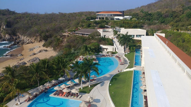 Huatulco Sands Beach Club Resort