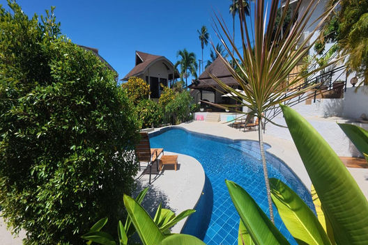 Karma Sawet Resort