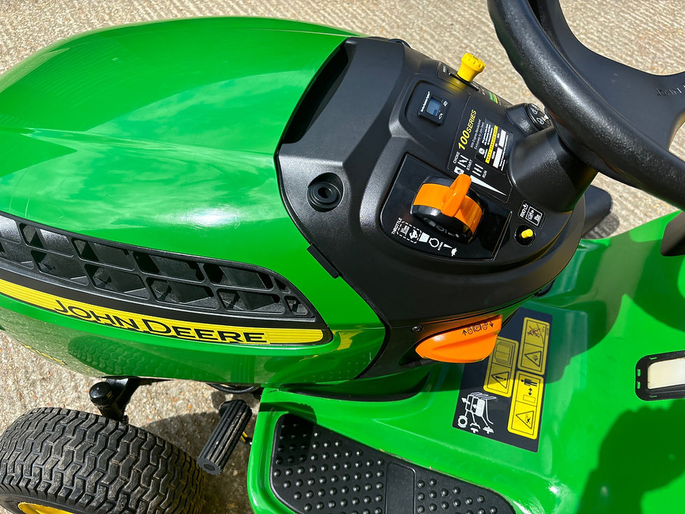 Thumbnail: John Deere X165 Ride On Mower 
