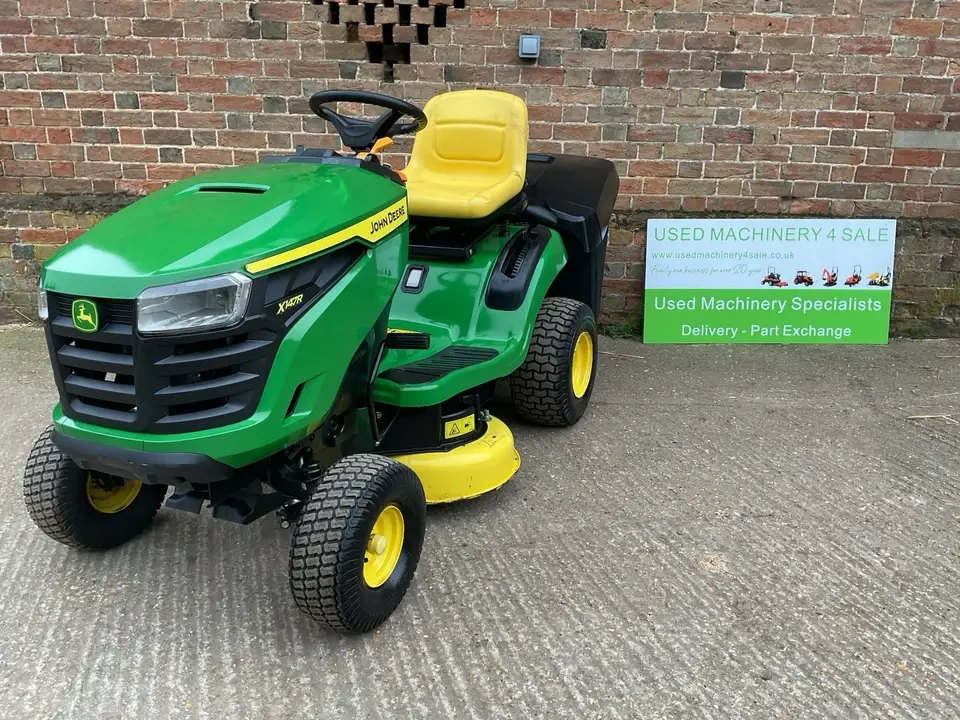 Thumbnail: John Deere 147R Ride on Mower