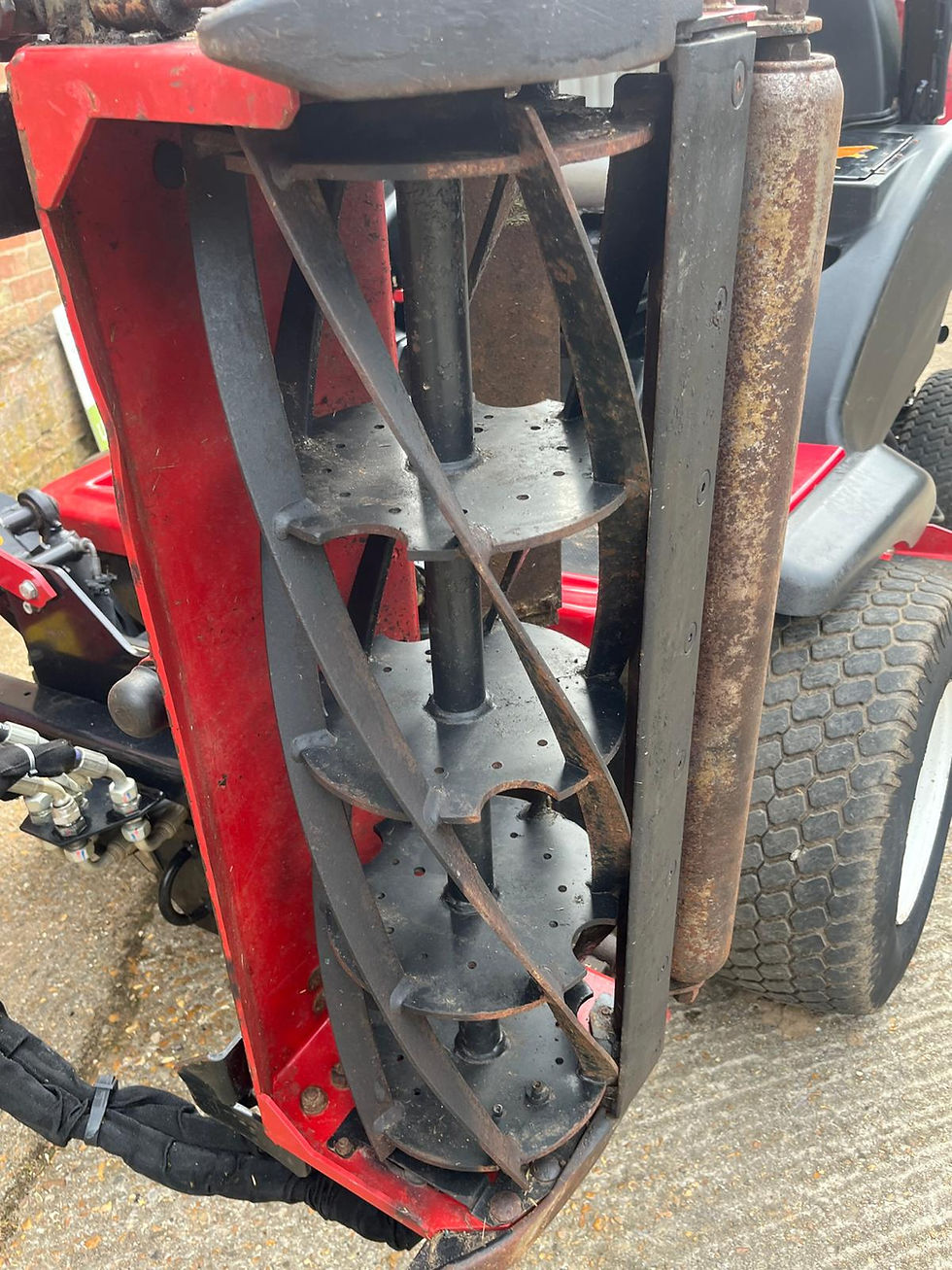 Thumbnail: Toro LT3340 Ride On Triple Mower
