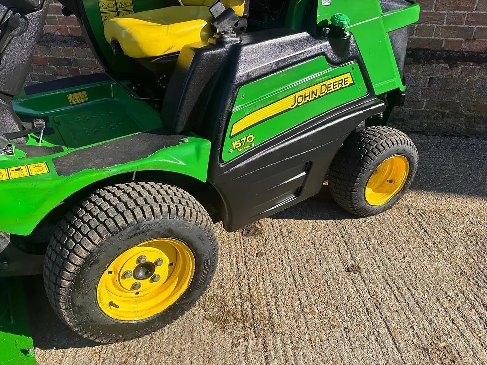 Thumbnail: John Deere 1570 Out front Ride on Mower