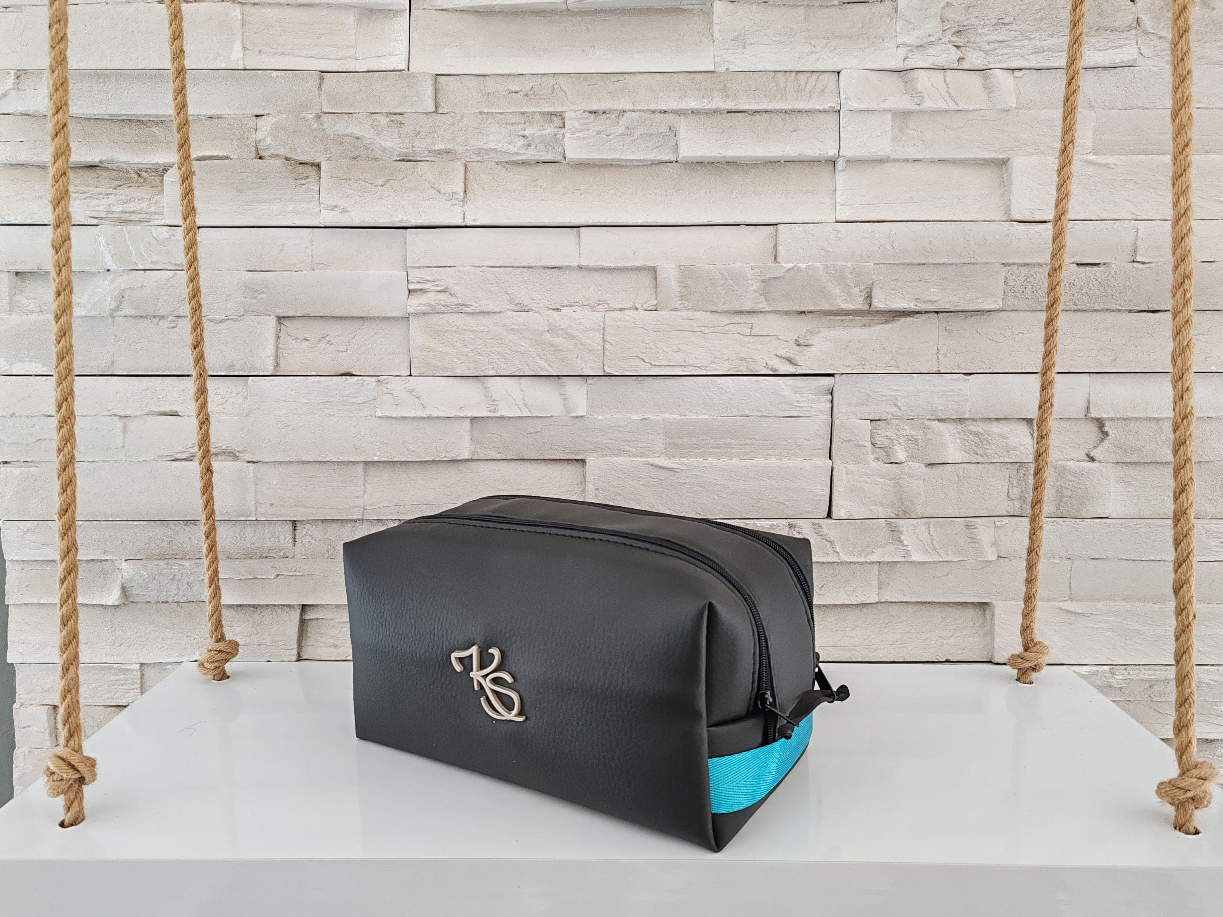 Trousse de toilette " Pratikvoyage" noir et bleu turquoise