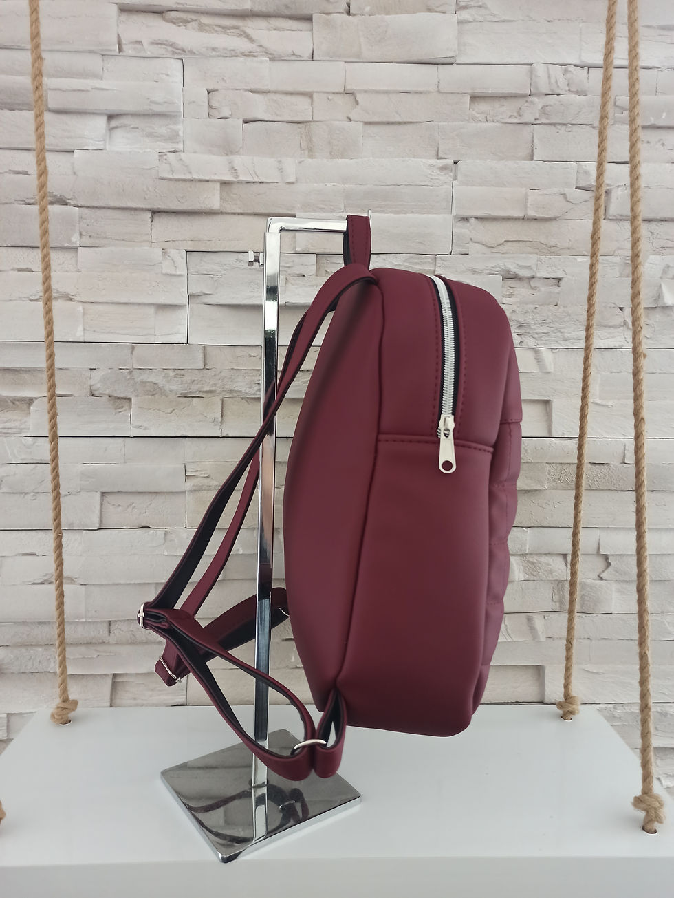 Miniature : Sac à main - Sac à dos modèle " Galaxy " bordeaux et noir