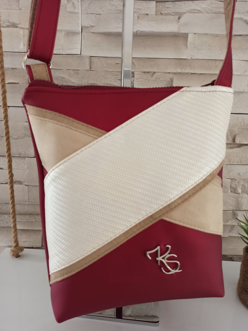 Miniature : Sac à main " Zoé " Bordeaux nacré et beige