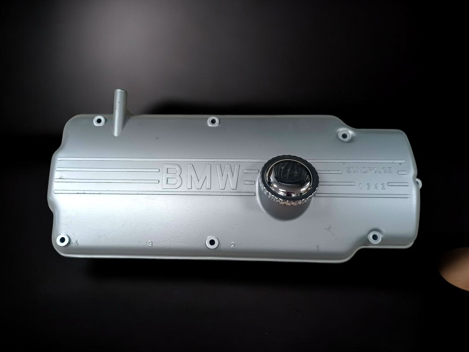 REFURBISHED Genuine BMW M10 Cylinder Head Valve Cover
