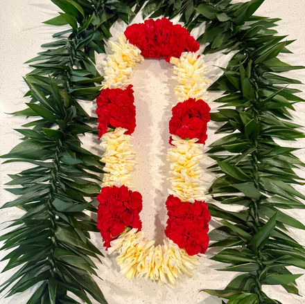 Maile lei - ti leaf style with flower lei 