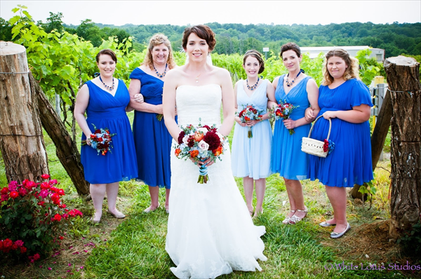 Rustic wedding at Vinoklet Winery