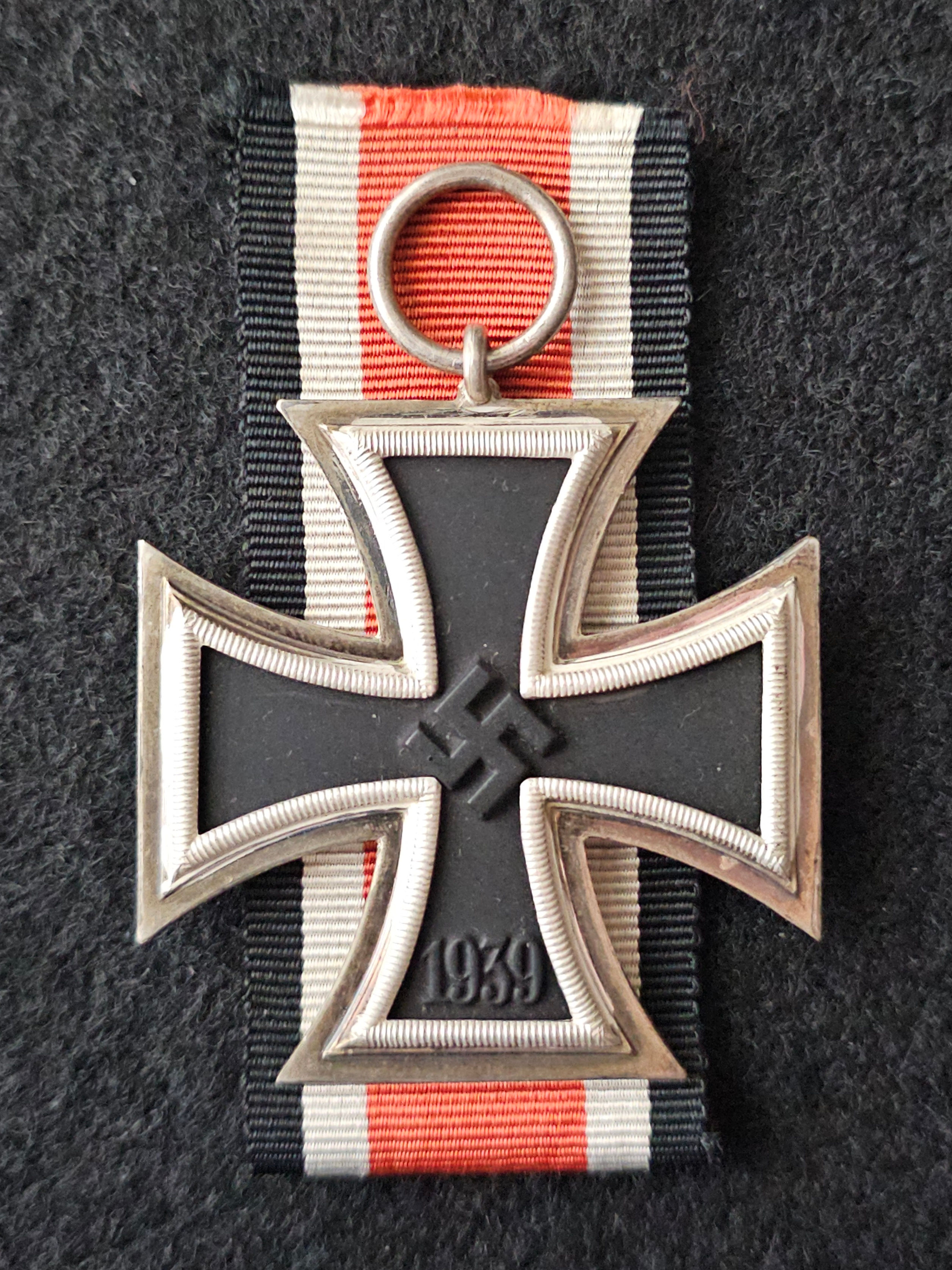 Iron cross 2nd class by C.E. Juncker FULL. MINT!