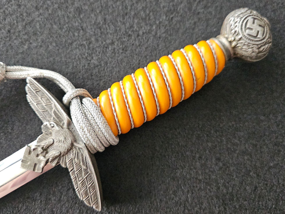 Thumbnail: 2nd Model Luftwaffe Dagger by Ernst Pack & Söhne.