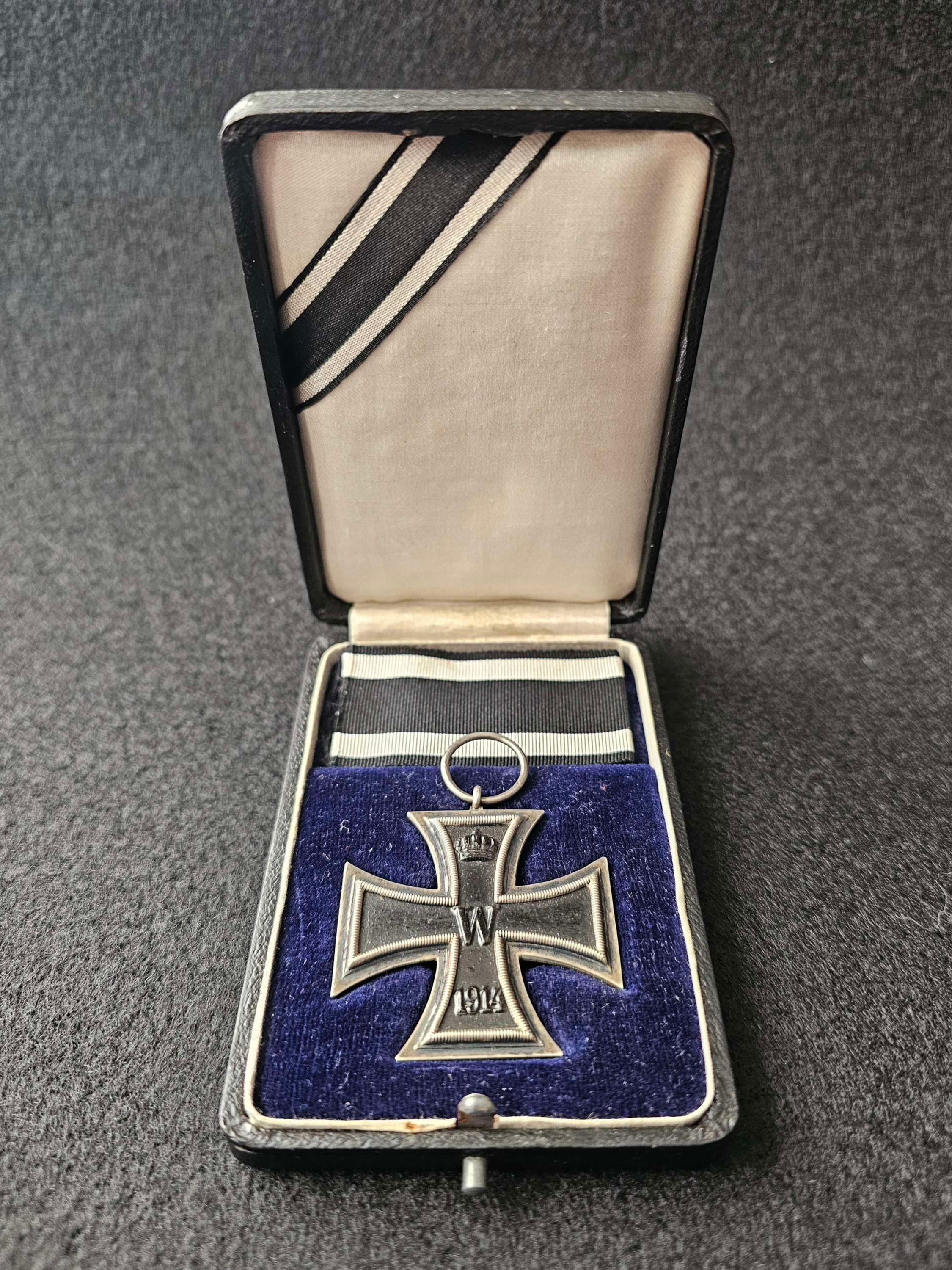 Iron cross 2nd class 1914, "KO"in box.