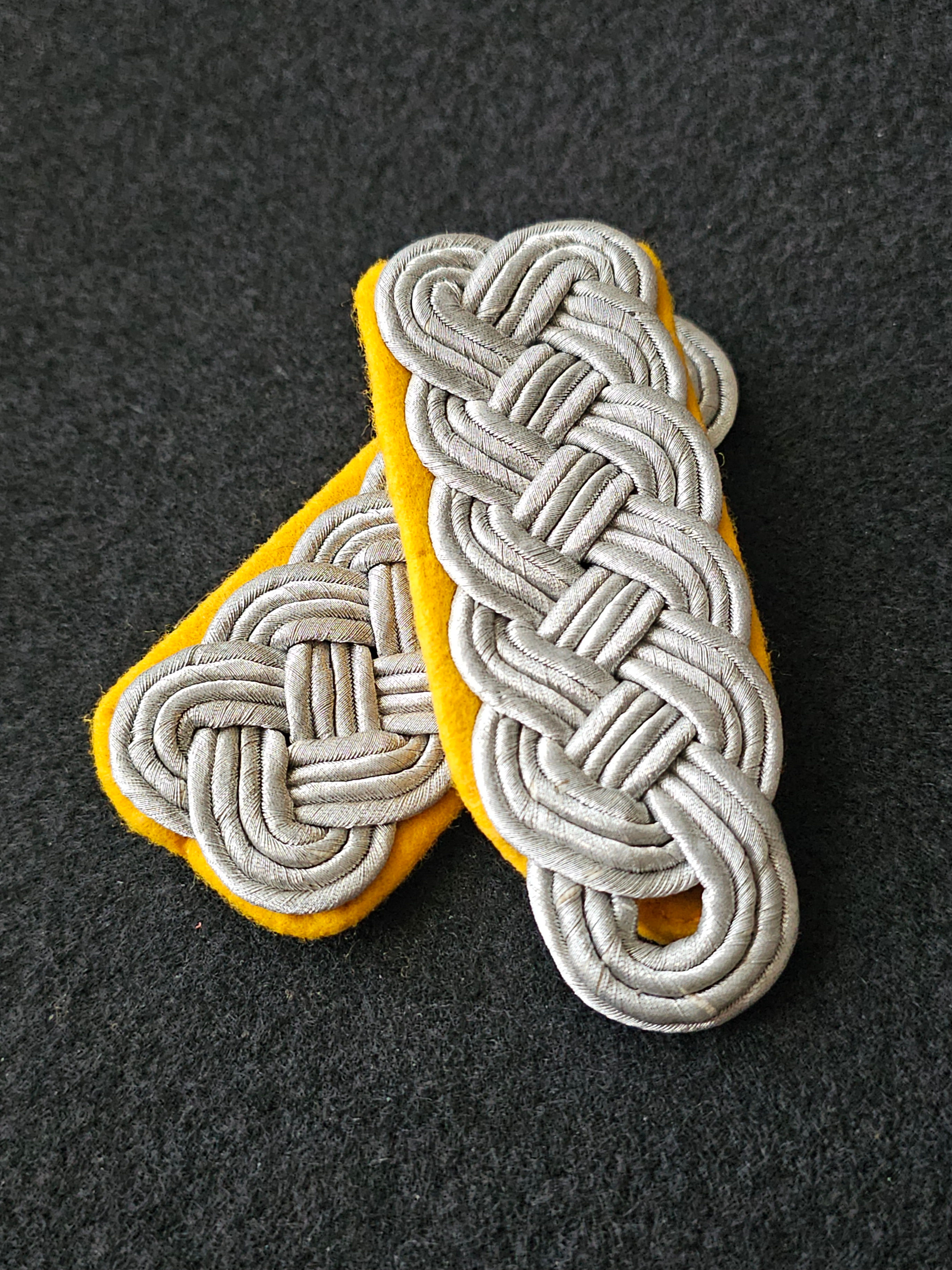 Luftwaffe flying personnel sewn-in officer shoulder boards for Major.