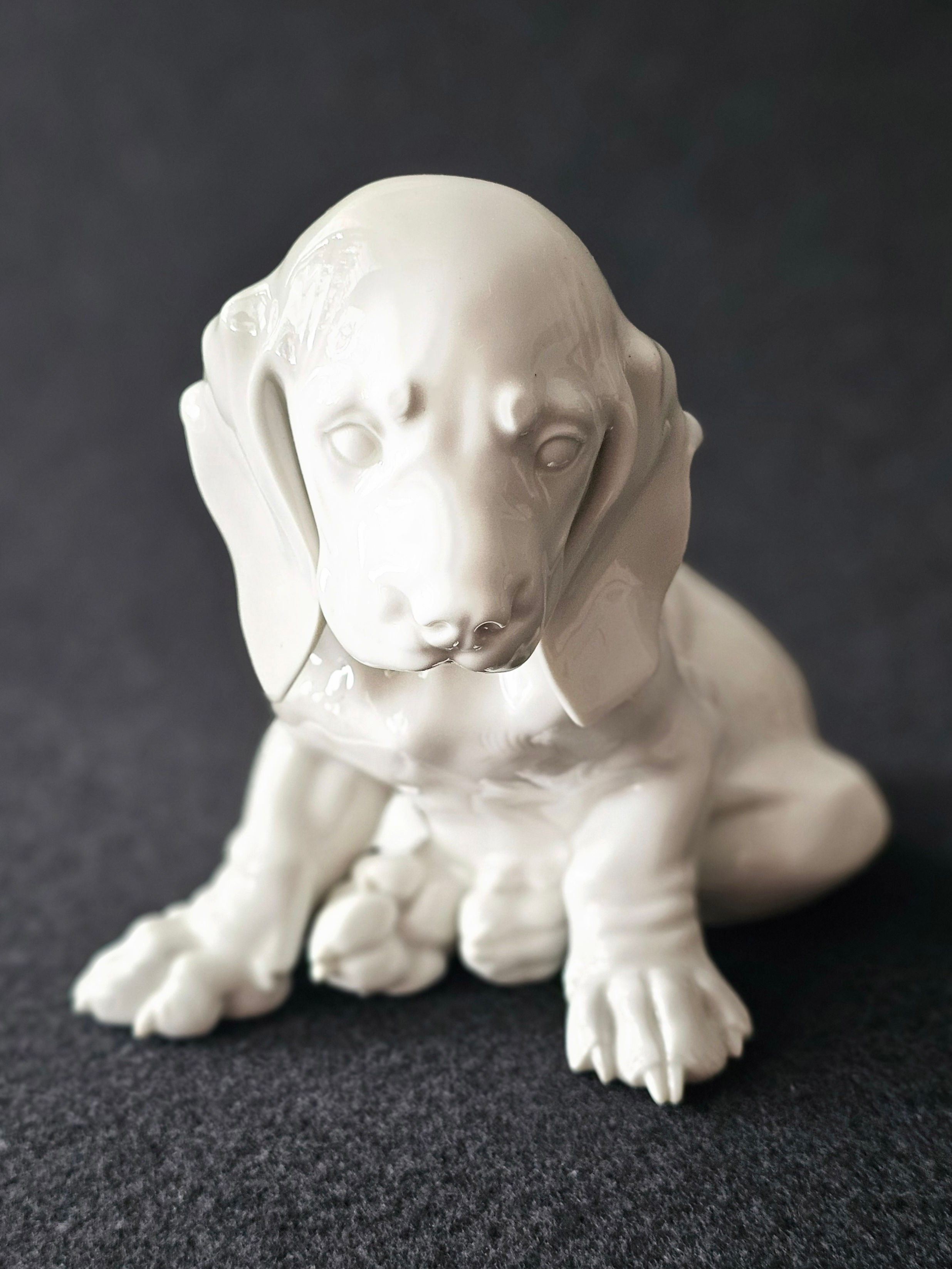 SS Allach - porcelain figure 'Sitting Dachshund' #2 By Theodor Kärner.