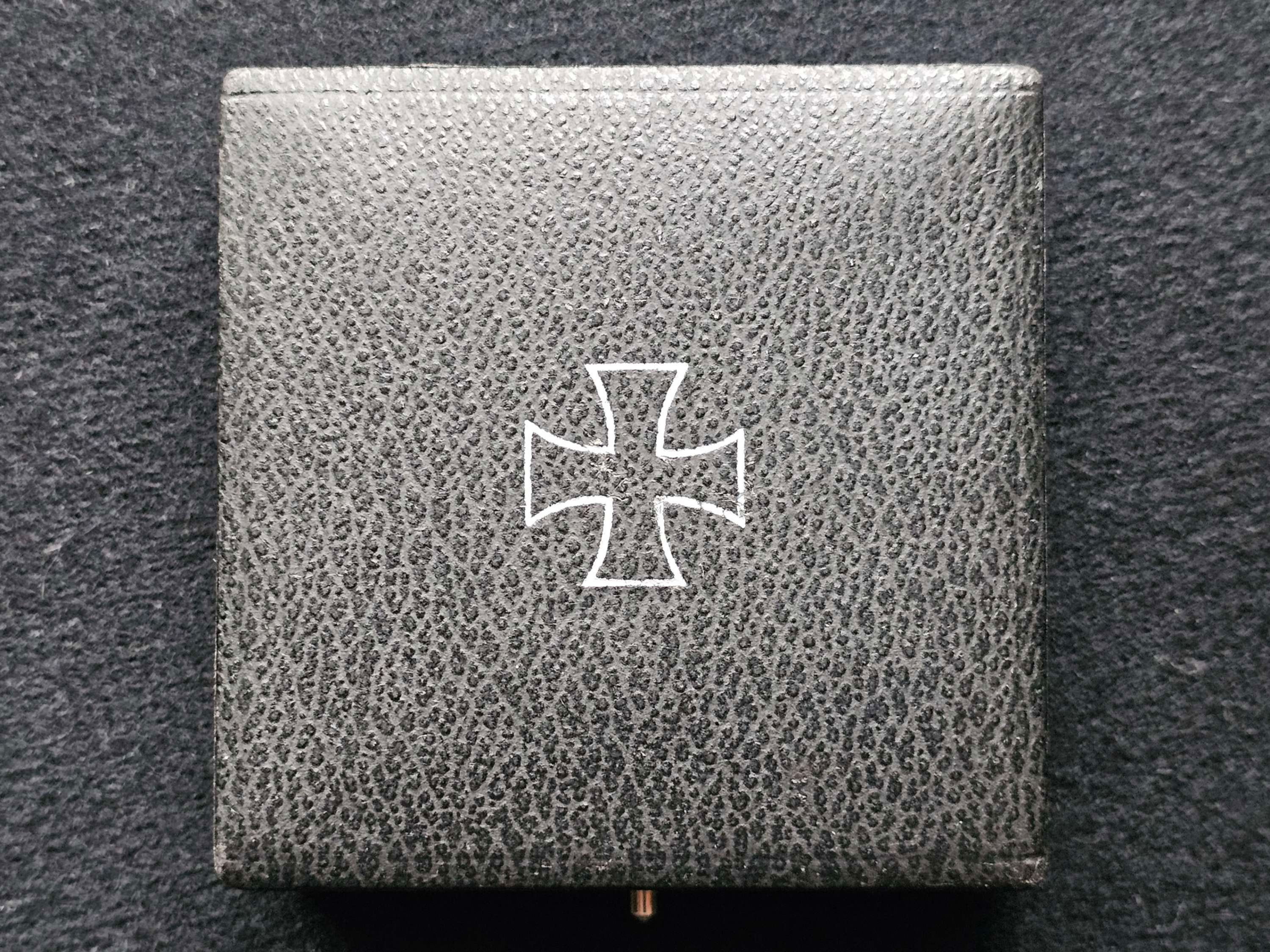 Empty box for Iron Cross 1st Class by Paul Meybauer.