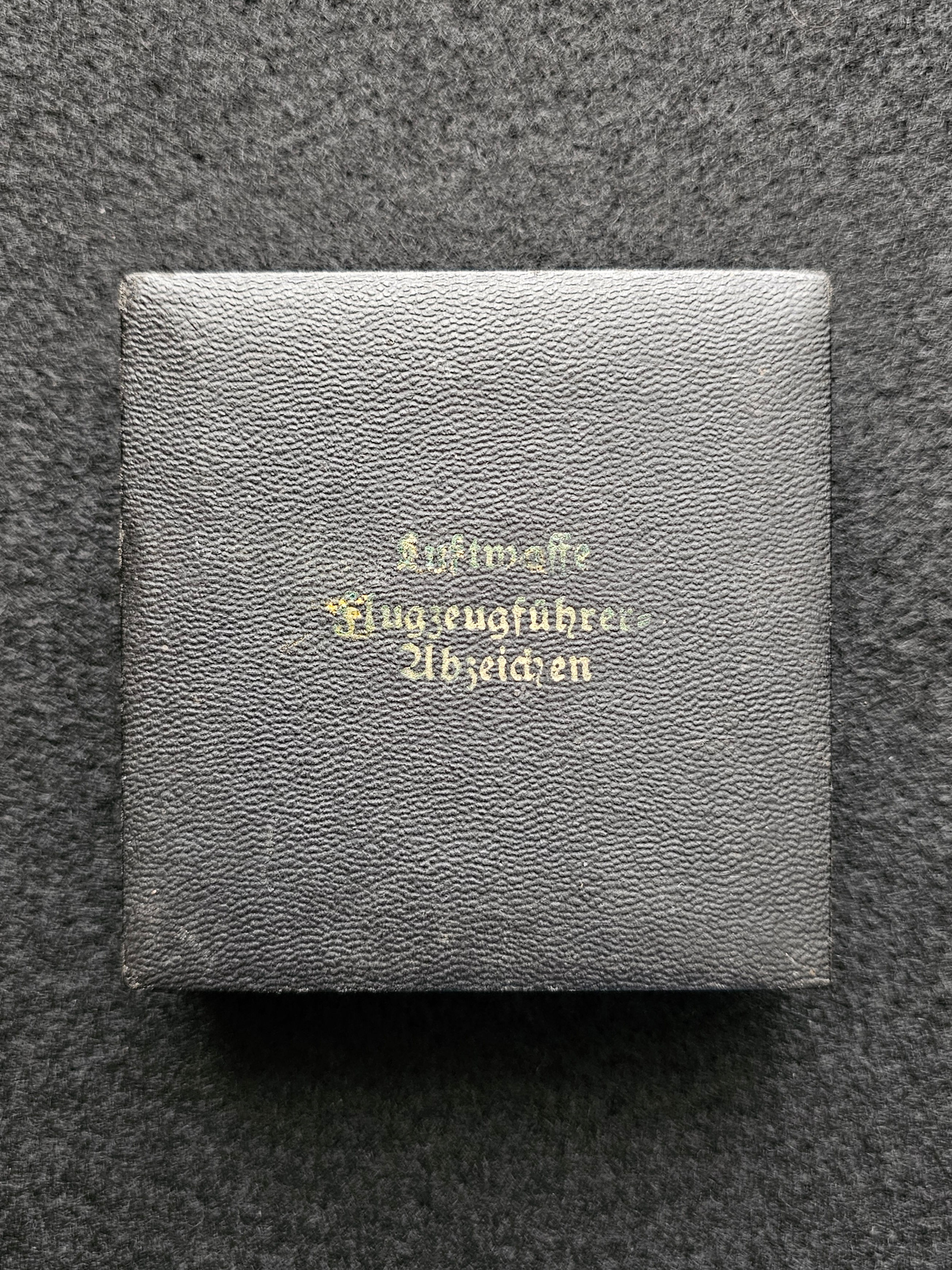 Luftwaffe Presentation Case For A Pilot Badge.