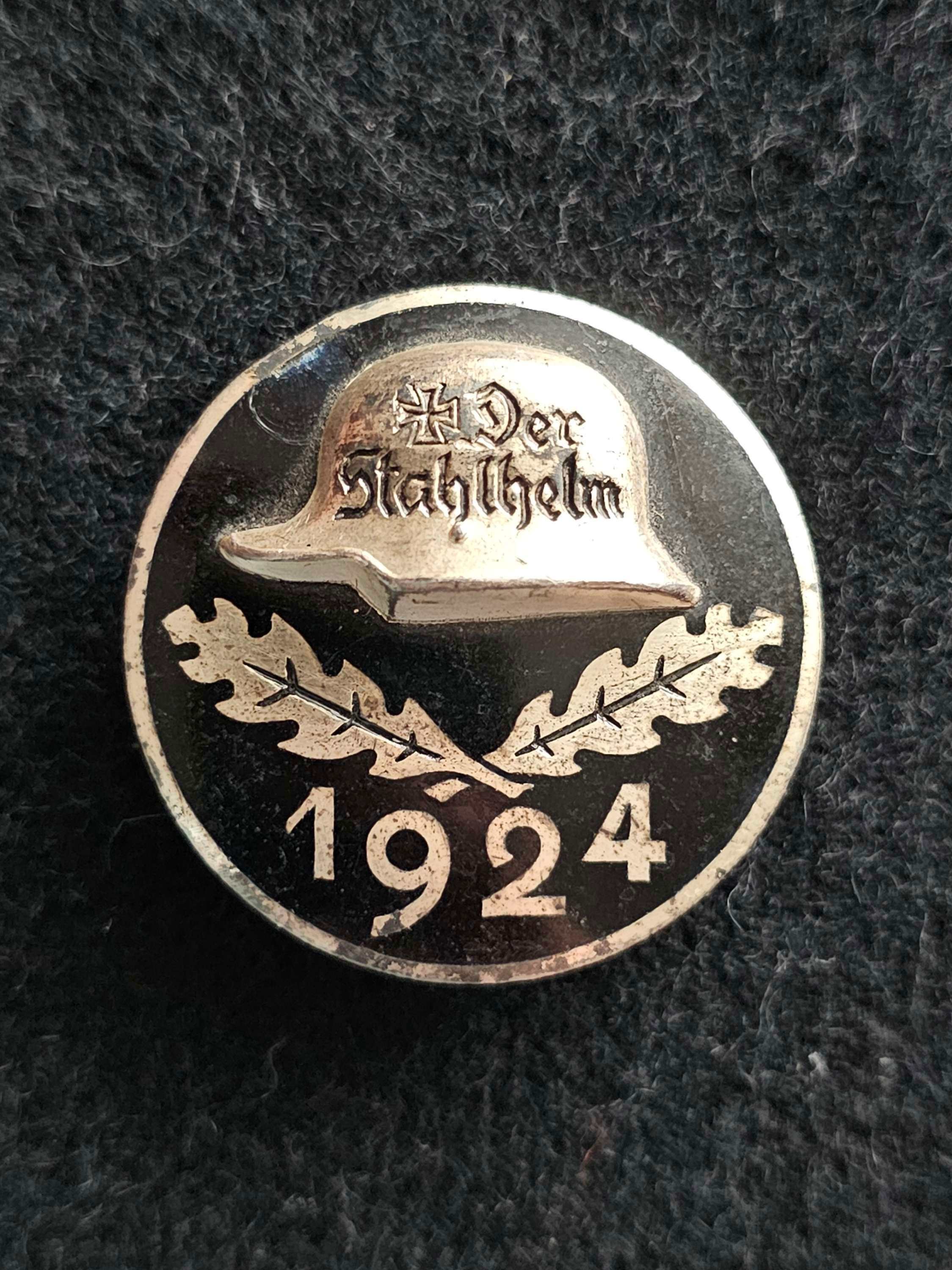 Der Stahlhelm. A 1924 Stahlhelm Membership Badge, By Stahlhof Magdeburg.