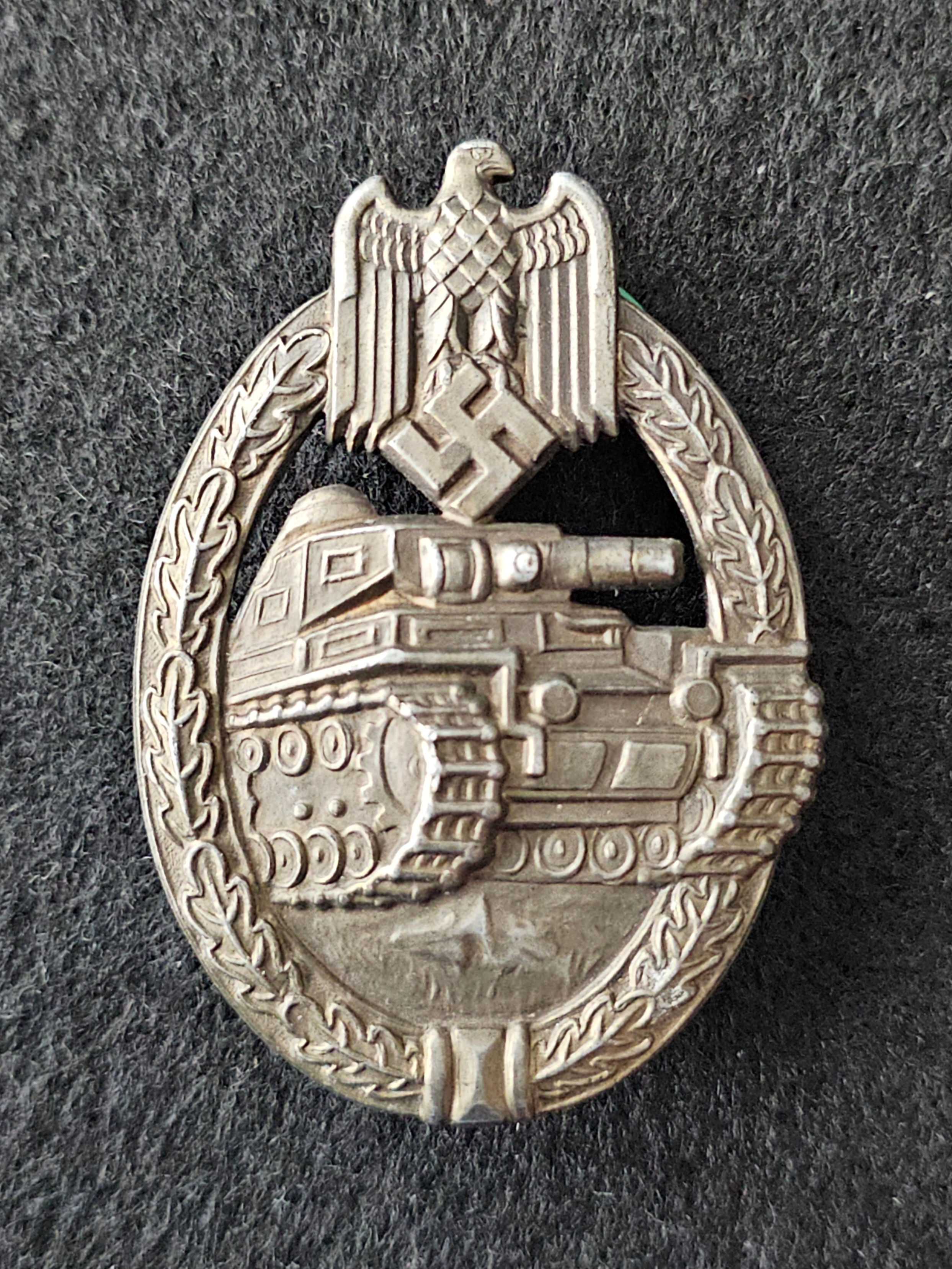 Panzer assault badge in bronze by Frank & Reif.