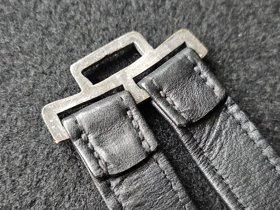 Thumbnail: Rare Hangers to TeNo leader's dagger by Assmann.
