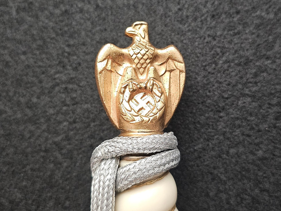 Thumbnail: Germany, Kriegsmarine. A Naval Officer’s Dagger by Carl Eickhorn. 