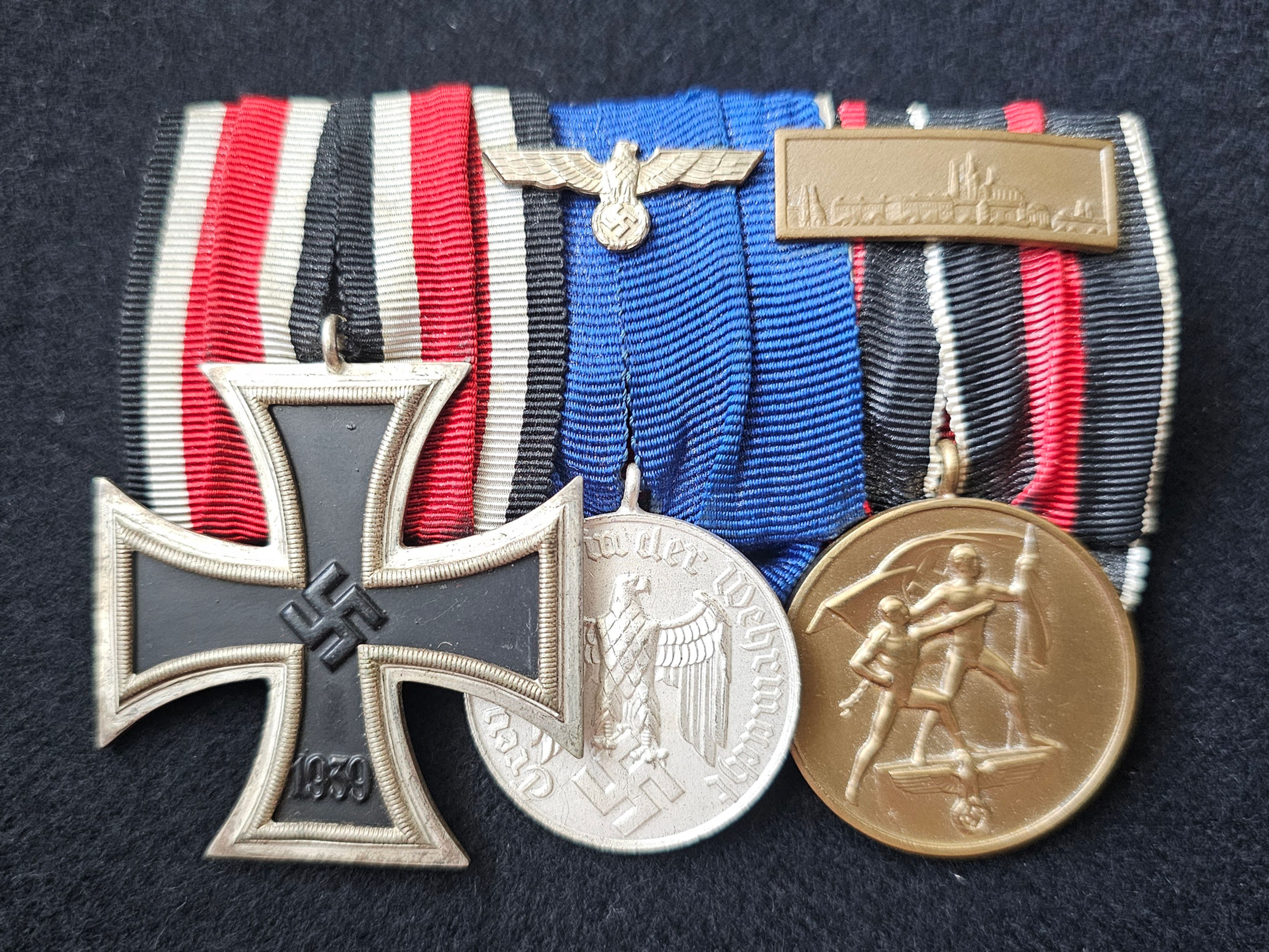 3 place medal bar, iron cross Schinkel by Deumer.