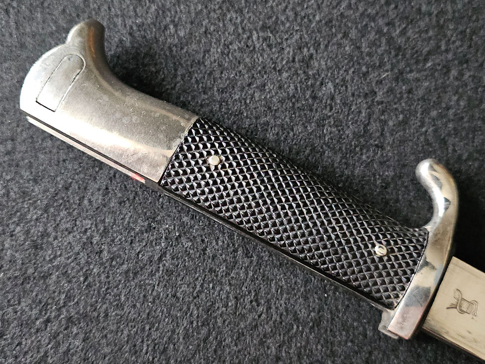 Thumbnail: A short KS 98 Bayonet by Emil Voos. 