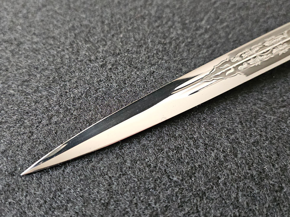 Thumbnail: Germany, Kriegsmarine. A Naval Officer’s Dagger by Carl Eickhorn + Foto.
