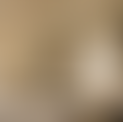 Create a cozy and inviting living room with the right lighting choices in your renovation. 💡🛋️